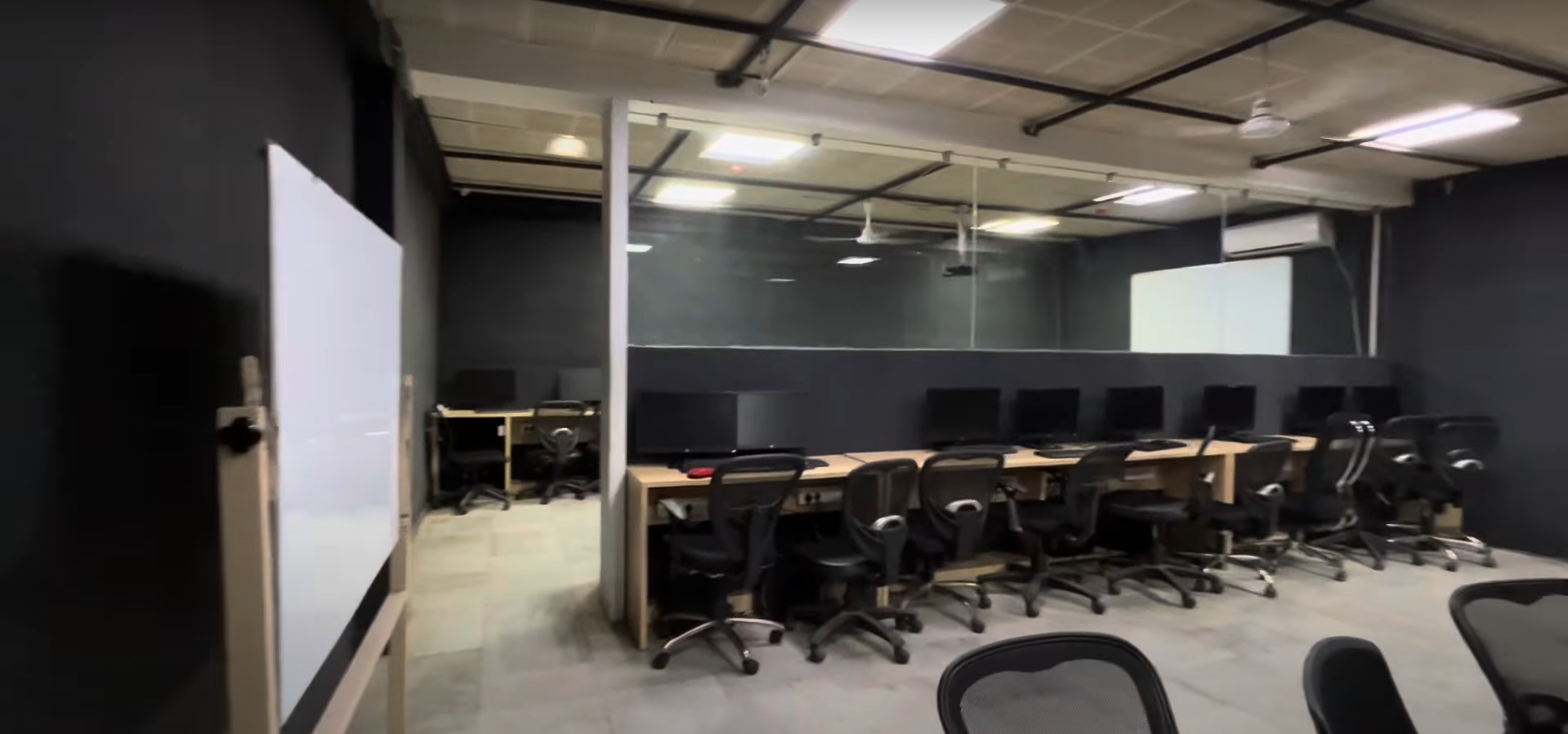 AAFT Noida Computer Lab