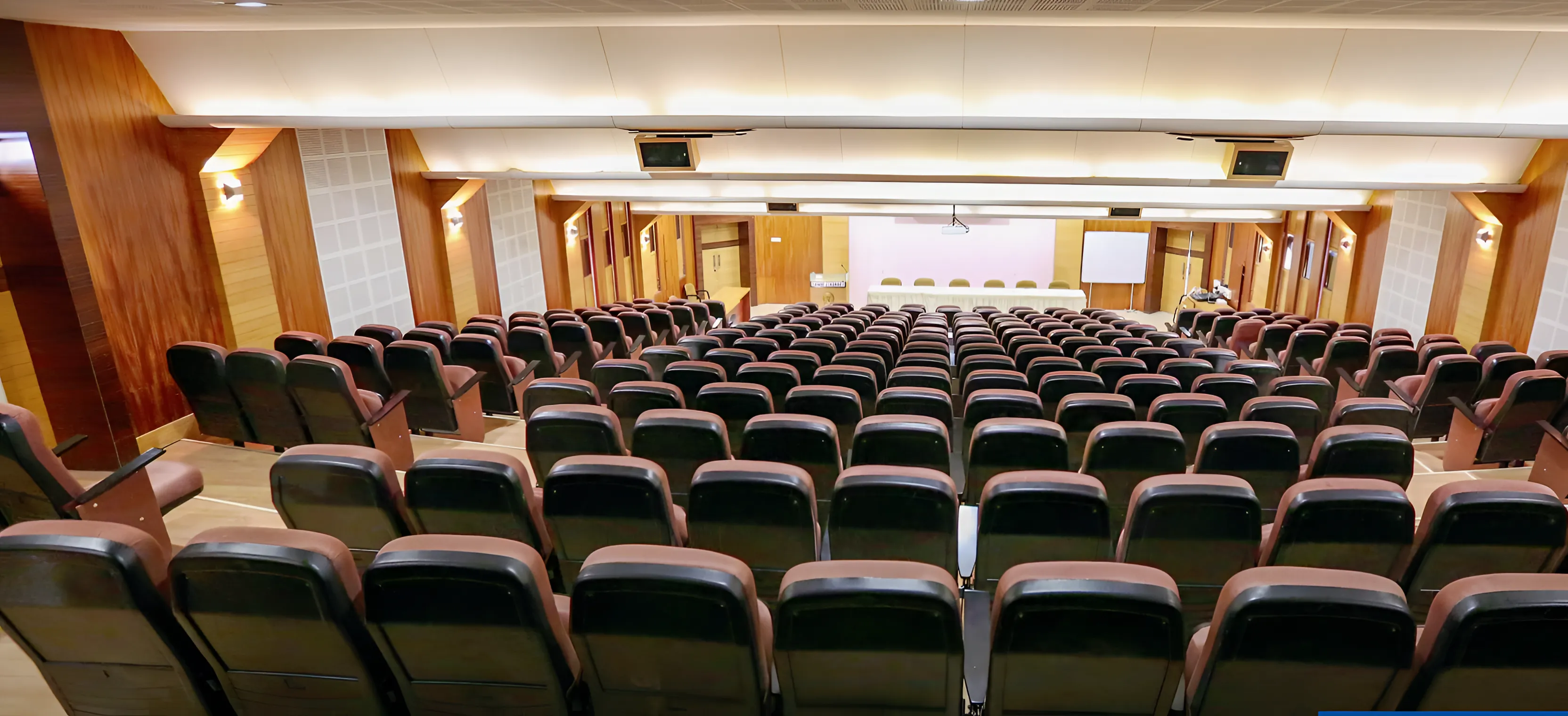 KVV Karad Auditorium