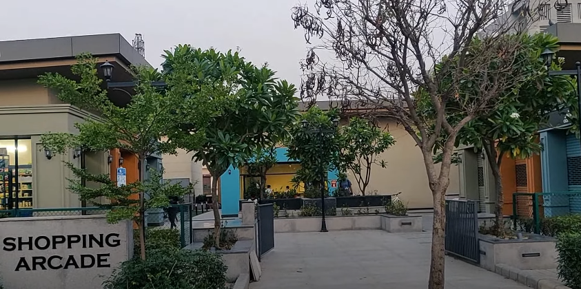 SNU Noida Shopping Arcade