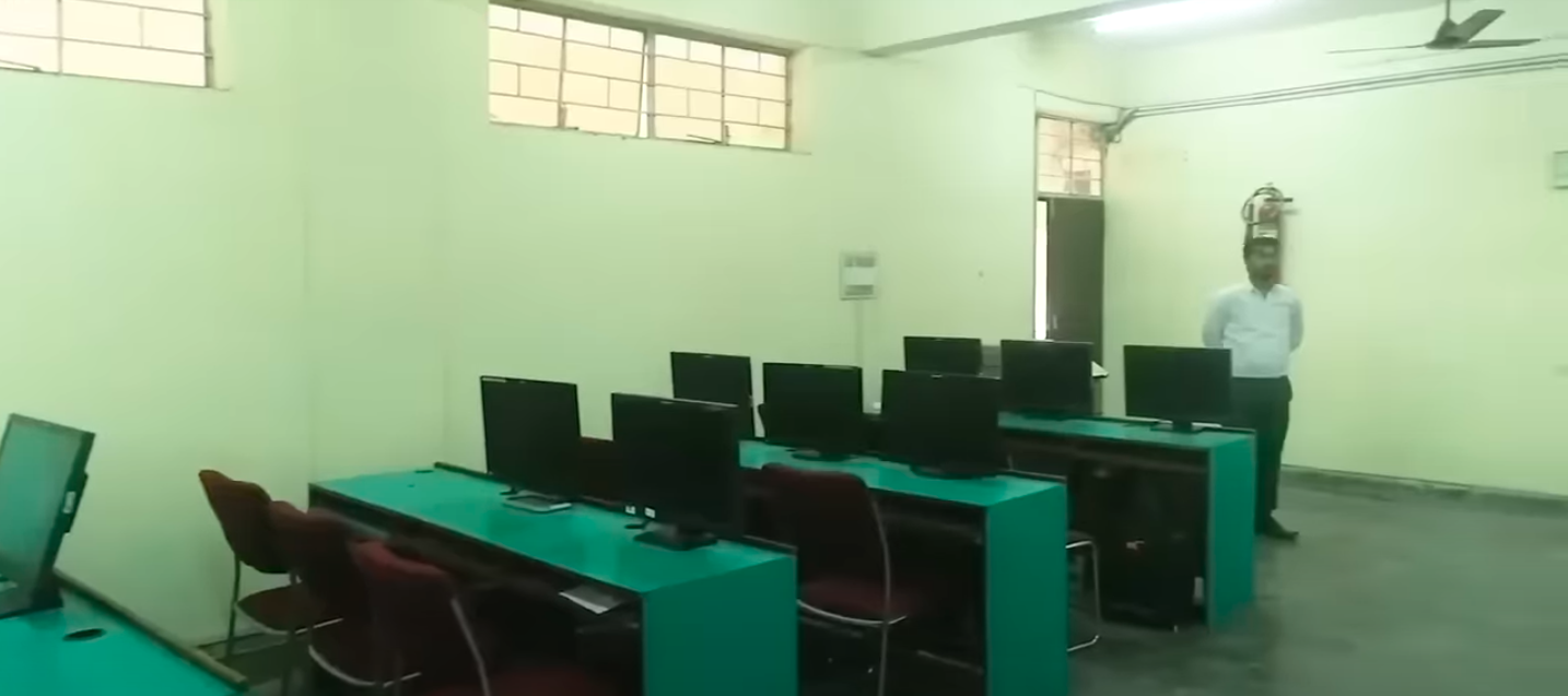 MUIT Lucknow Campus Computer lab