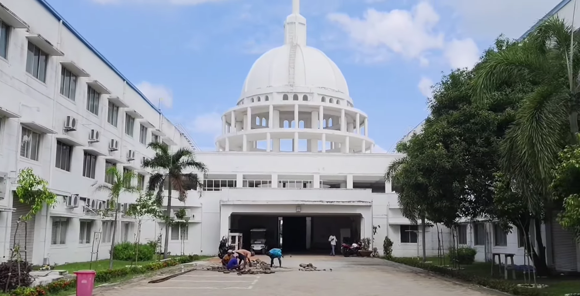 Aarupadai Veedu Institute of Technology 2025