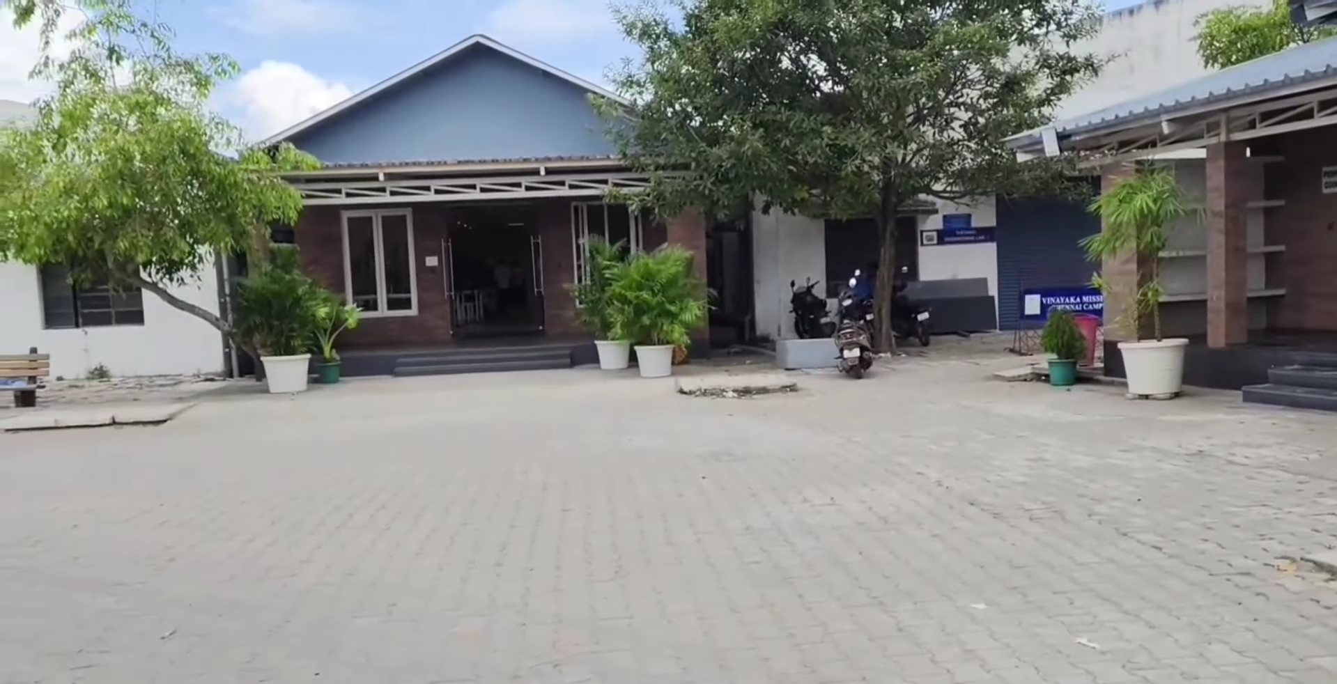 Aarupadai Veedu Institute of Technology Canteen