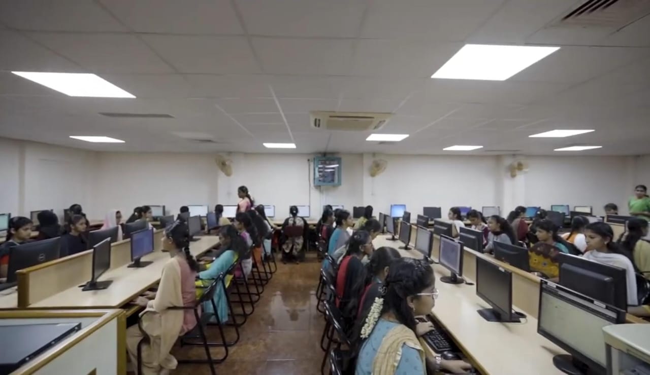 Avinashilingam University computer lab