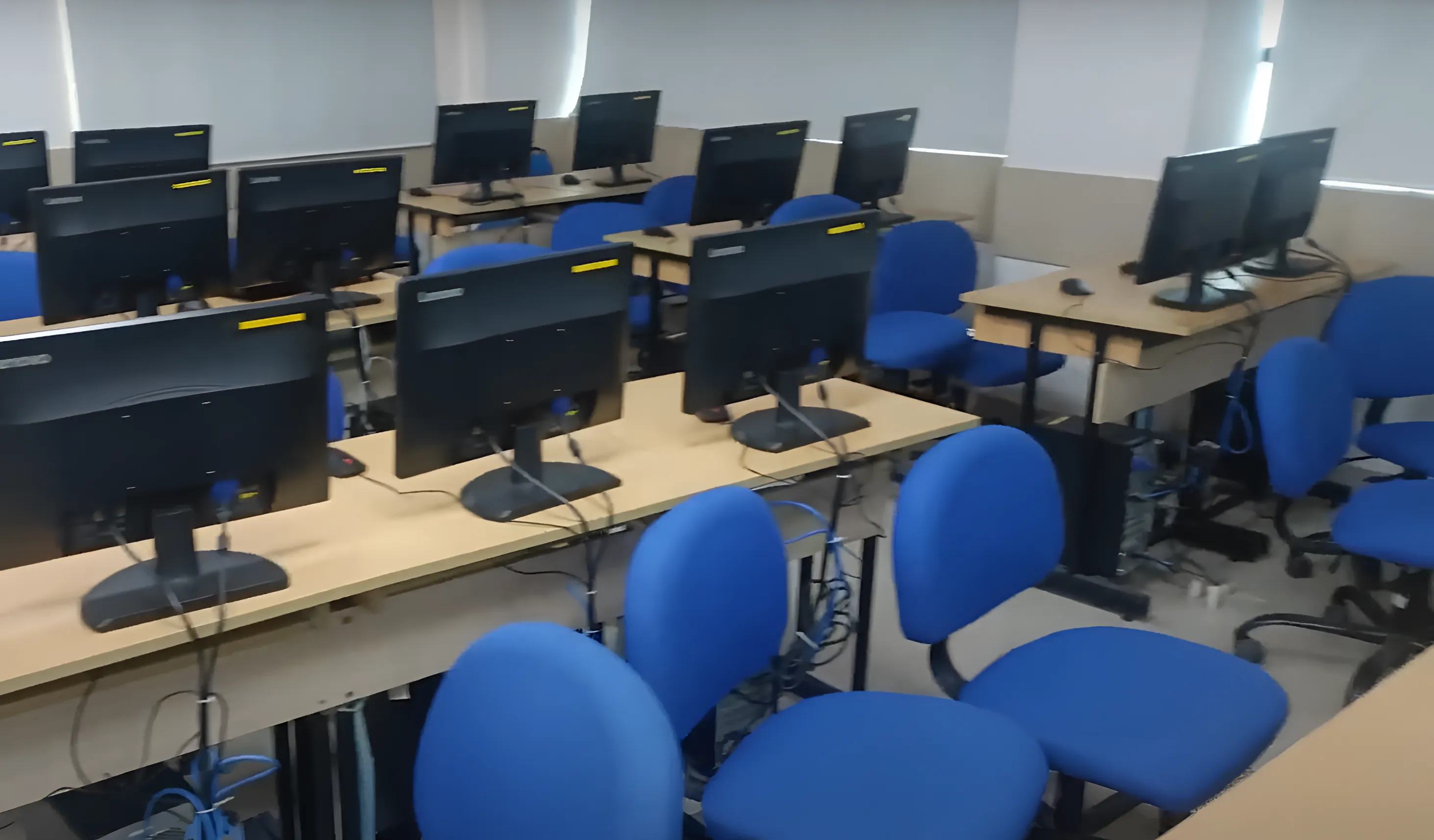 Amity University Patna Computer labs