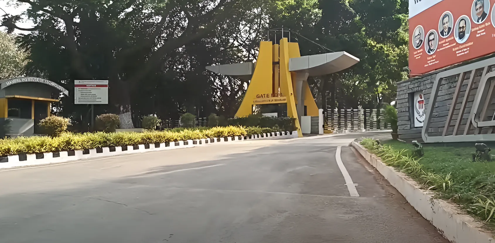 Entrance of MIT Manipal