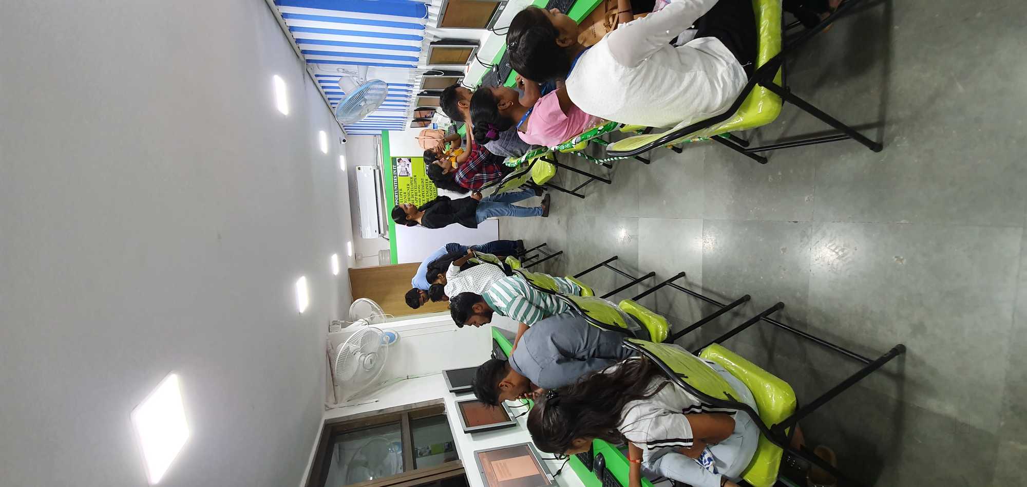 S-TEK IT EDUCATION class photo 2