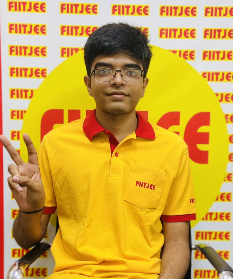 FIITJEE Noida: Courses Fees