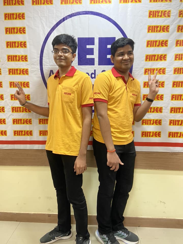 FIITJEE Noida: Courses Fees