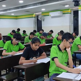 Allen Chandigarh: Courses Fees 2025