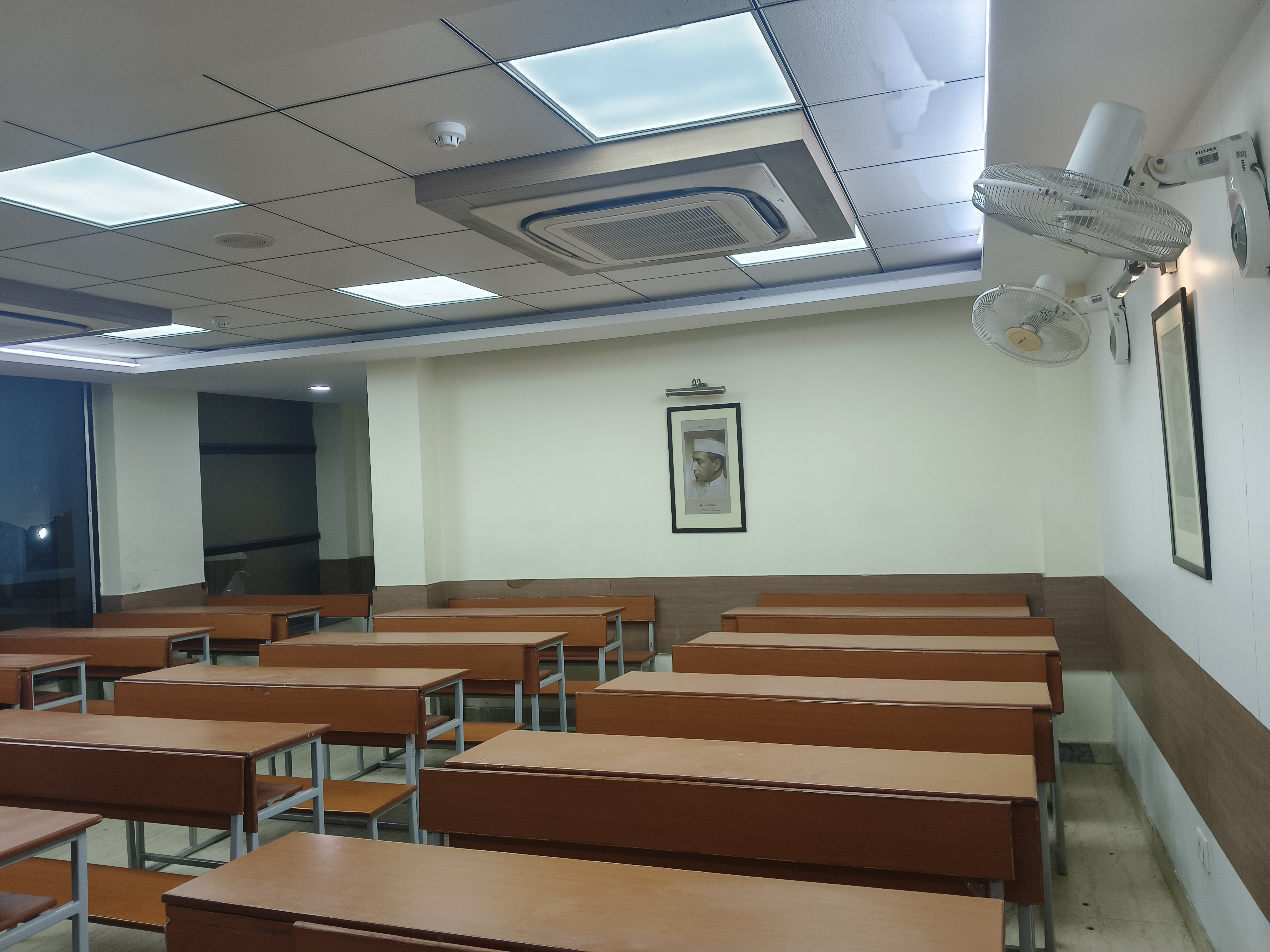 FIITJEE Classroom Pictures photo 1
