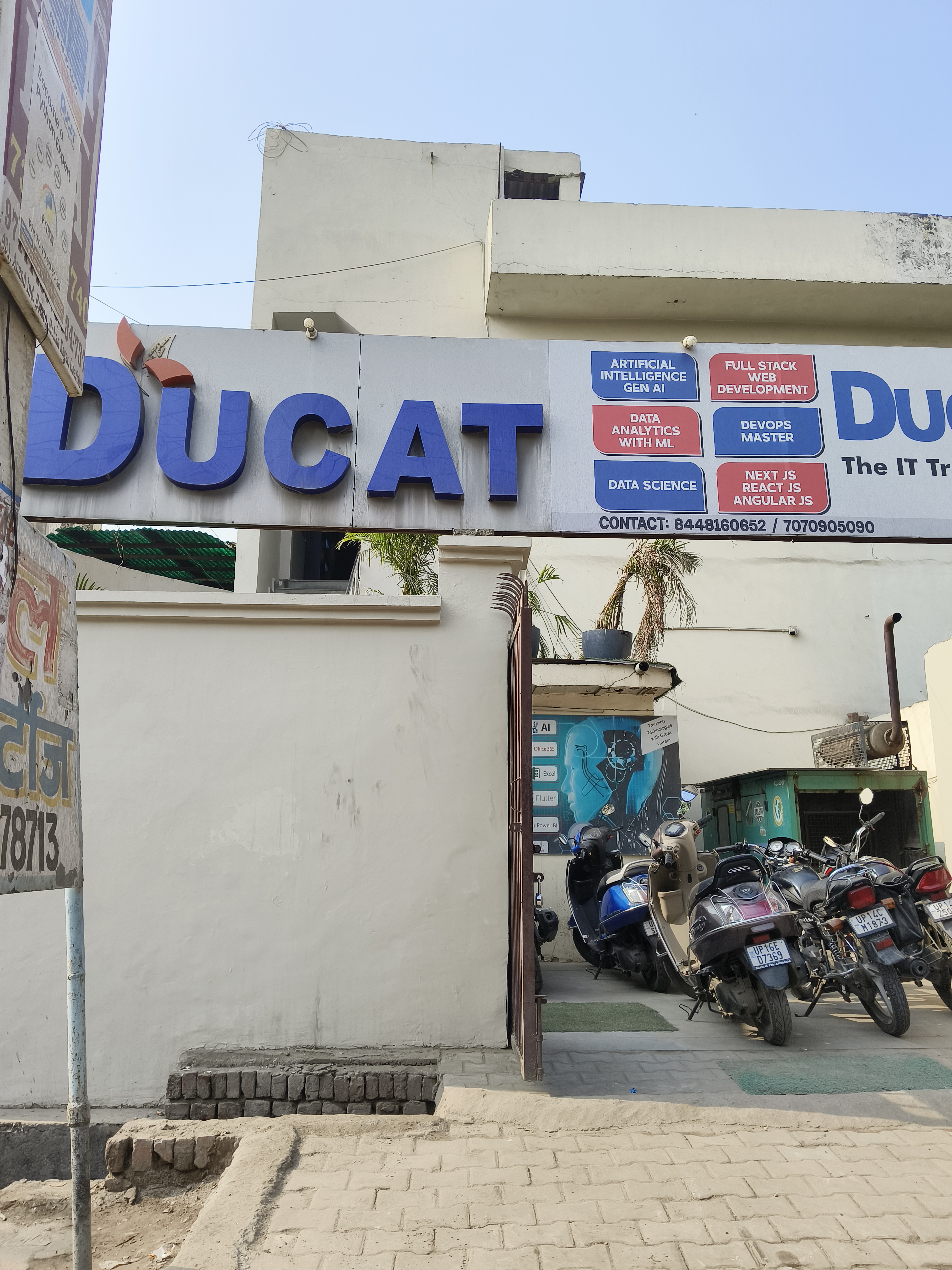DUCAT DUCAT- Front View photo 2