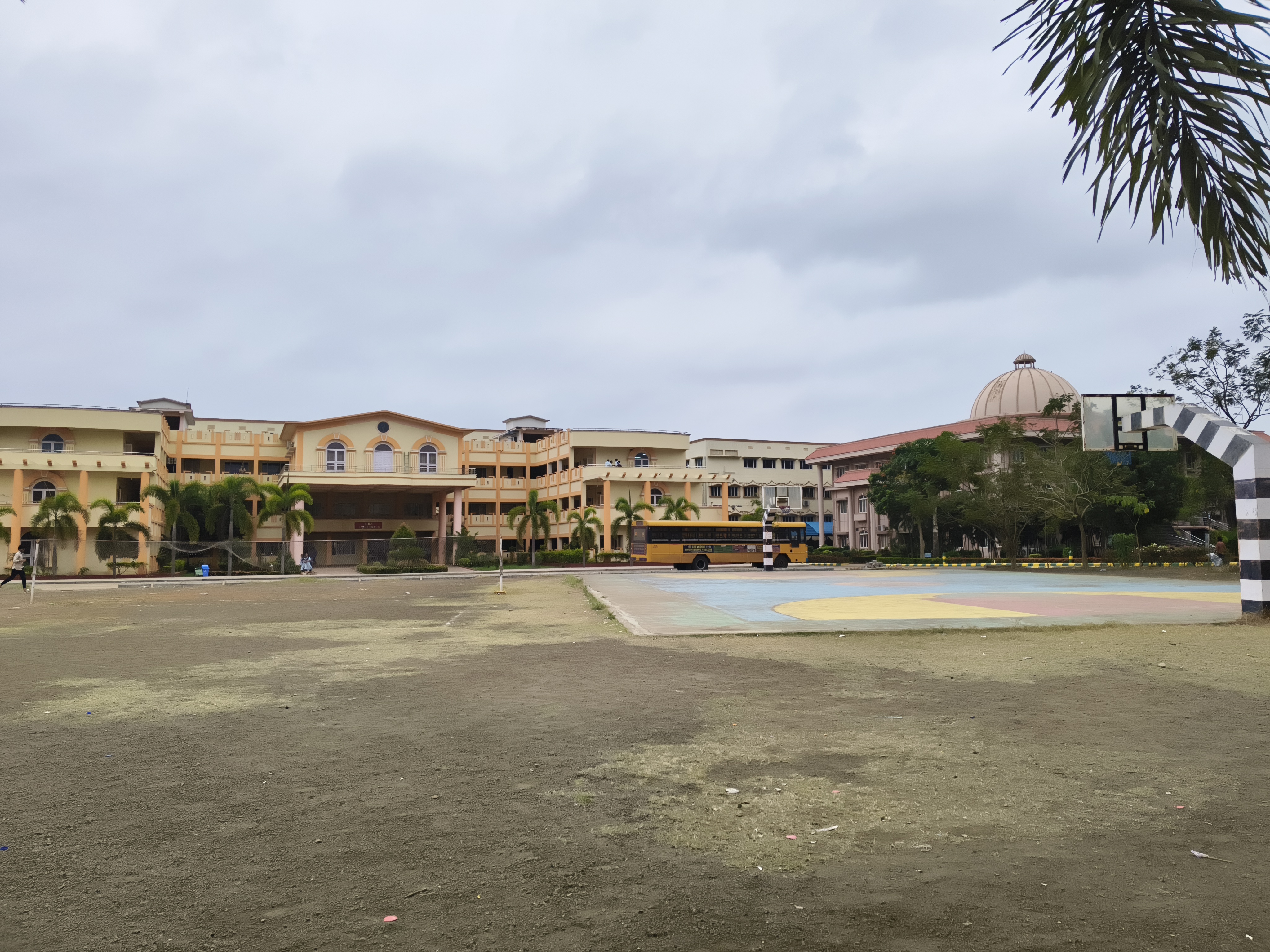 Sri Vasavi Engineering College Tadepalligudem Campus photo (3) by Venkatesh