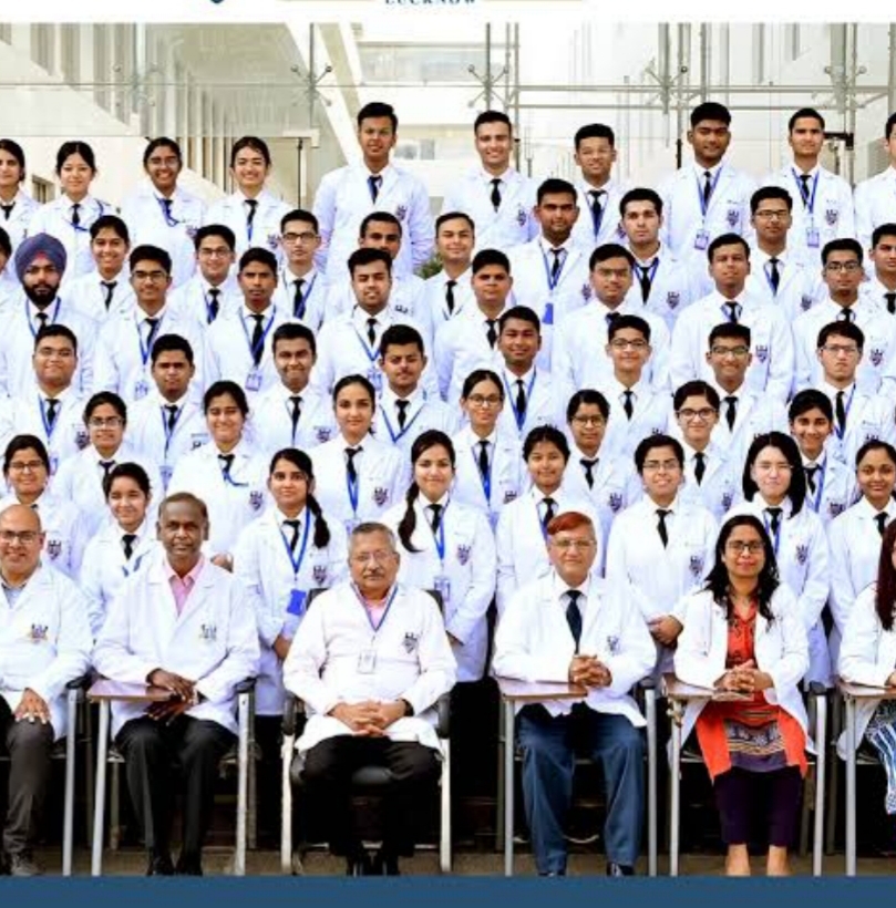 T.S.Mishra University Lucknow Convocation & Festivals photo (12) by Vandana Tripathi