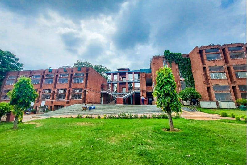 Ram Lal Anand College Infrastructure & Academic Building photo (15) by Utsav Rai