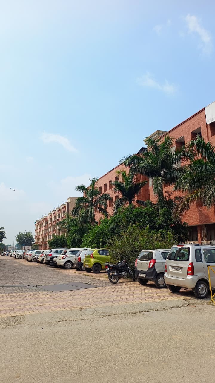IIMT University Meerut Infrastructure & Academic Building photo (2) by Aastha Sharma