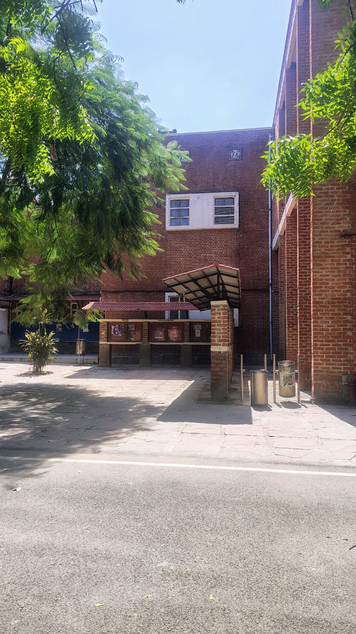 SRCC Campus photo (1) by Utsav