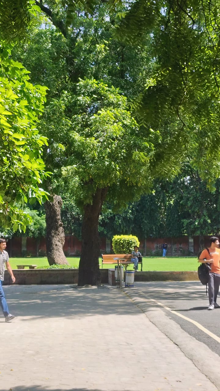 SRCC Campus photo (2) by Utsav