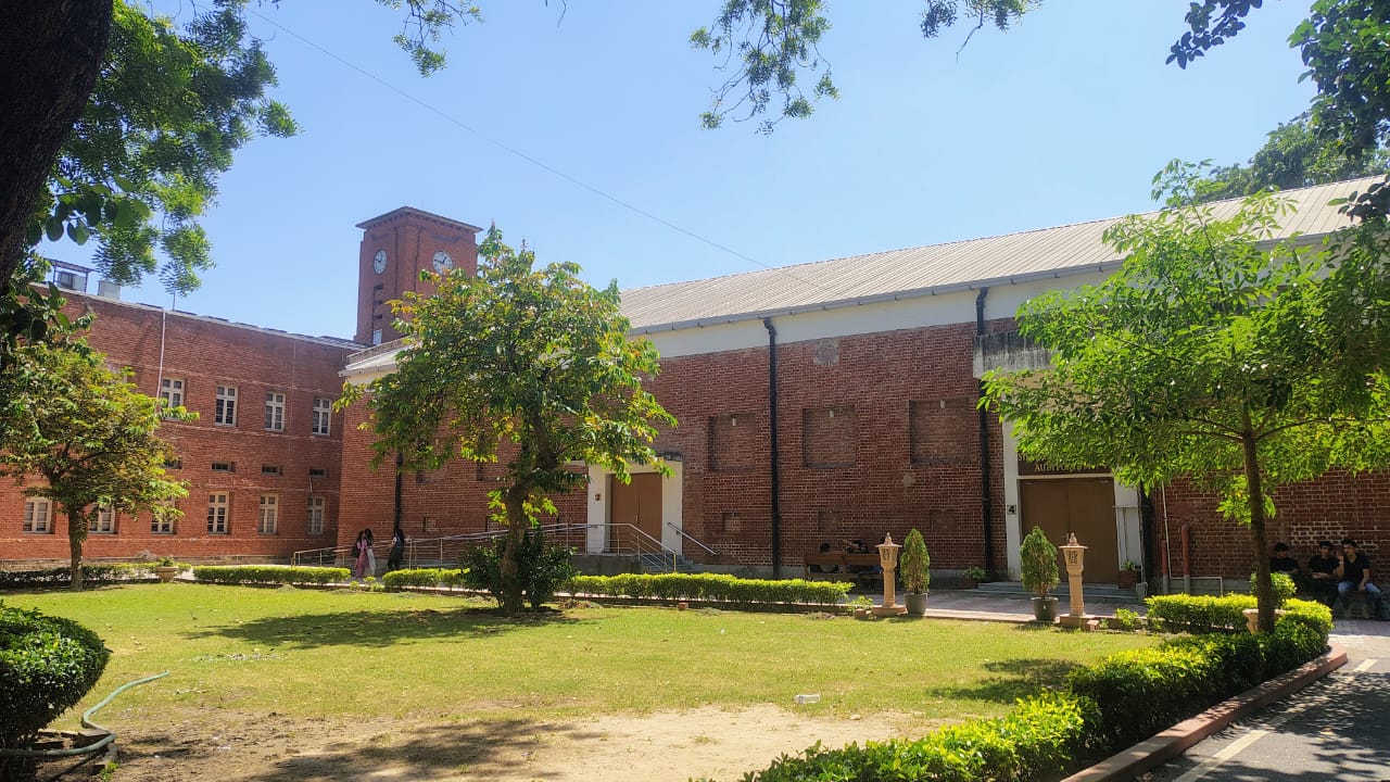 SRCC Campus photo (6) by Ananya