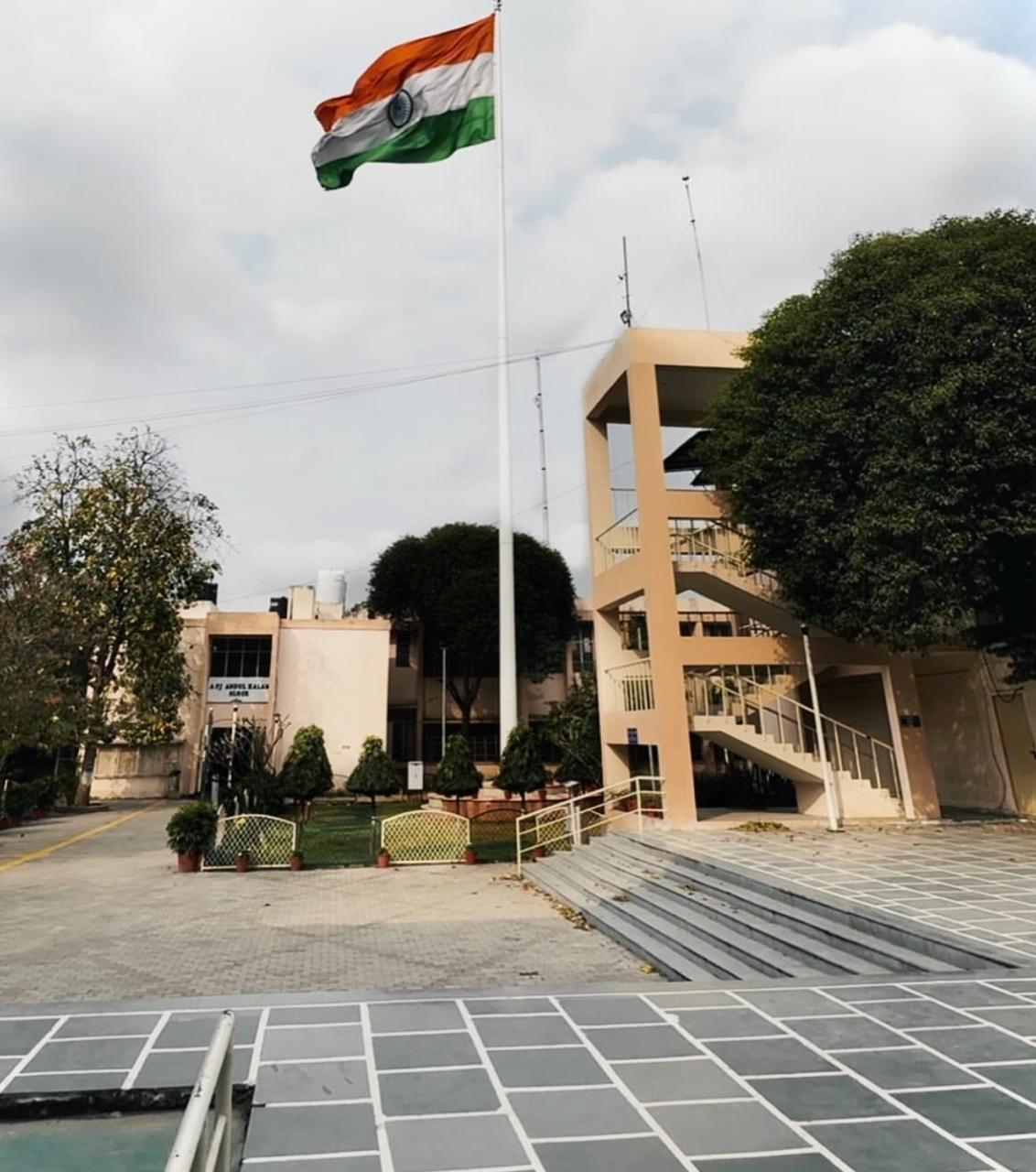 Deshbandhu College Campus photo (10) by Chirag Arora
