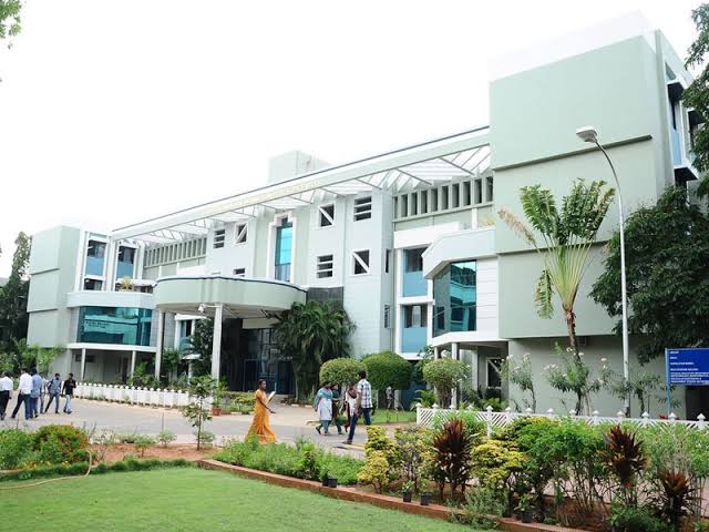 Bishop Heber College Tiruchirappalli General photo (11) by Abiya joan