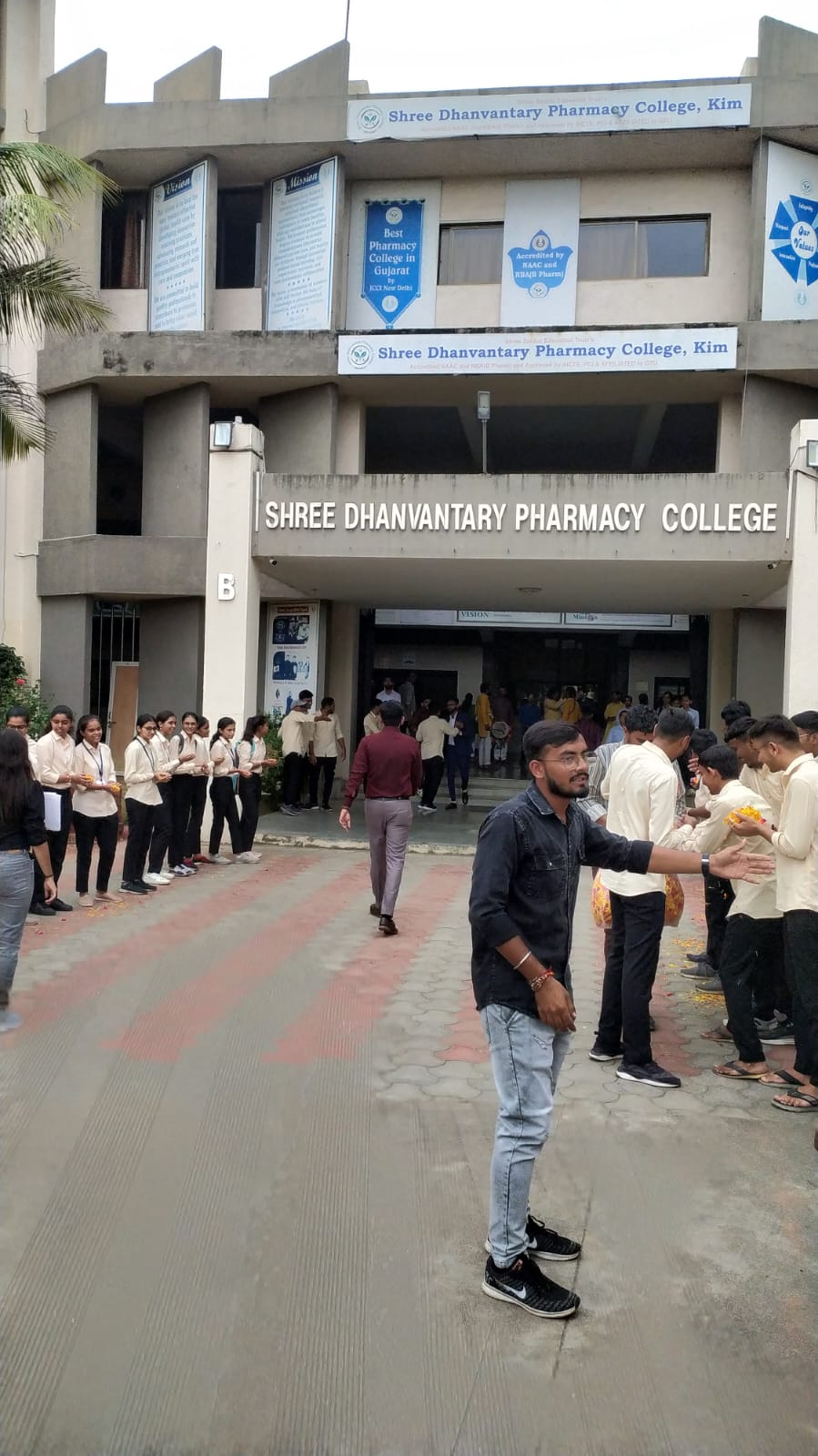 Shree Dhanvantary Pharmacy College Surat Campus photo (3) by Manav Lakdawala