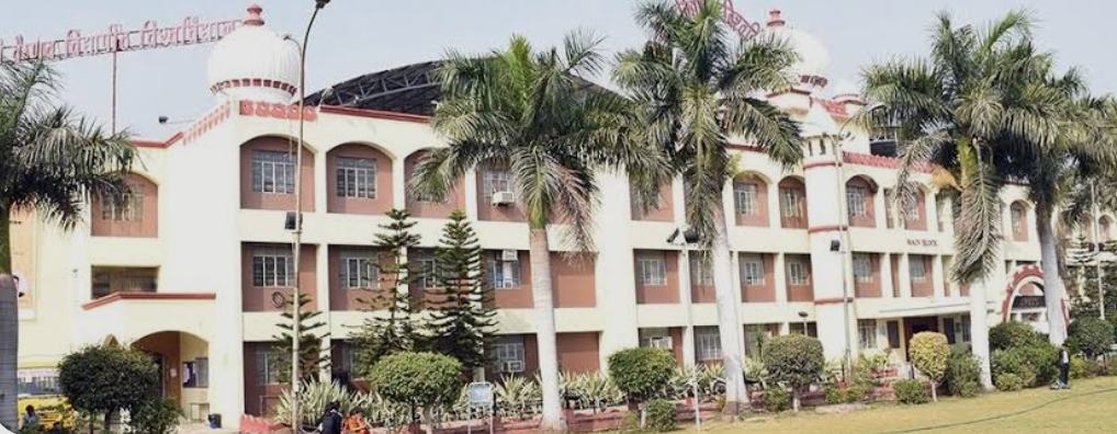 Shri Vaishnav Vidyapeeth Vishwavidyalaya Campus photo (9) by Akshita Patel