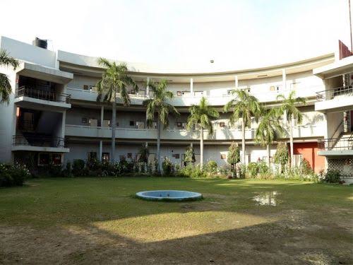 Shaheed Bhagat Singh Evening College Campus photo (10) by Keertan Patel