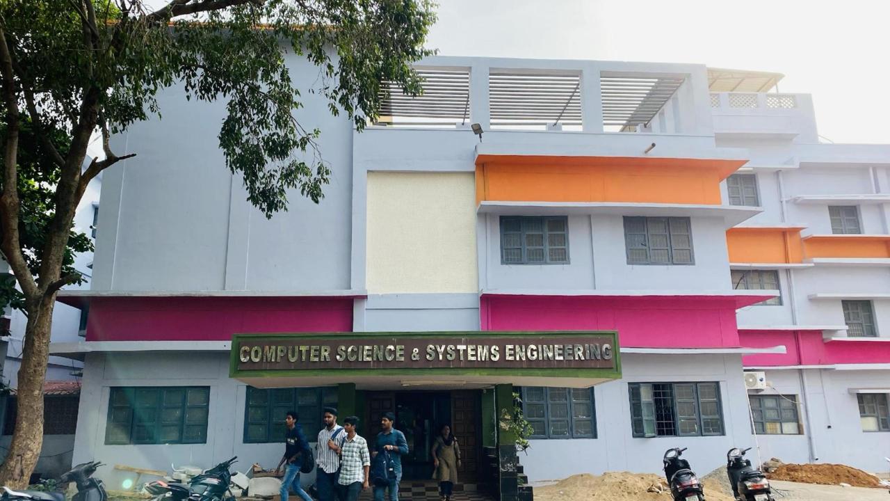 Andhra University, College of Engineering Visakhapatnam Infrastructure & Academic Building photo (9) by RELANGI NEERAJ
