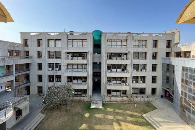 NIFT Gandhinagar Campus photo (2) by Dhvani Pitroda