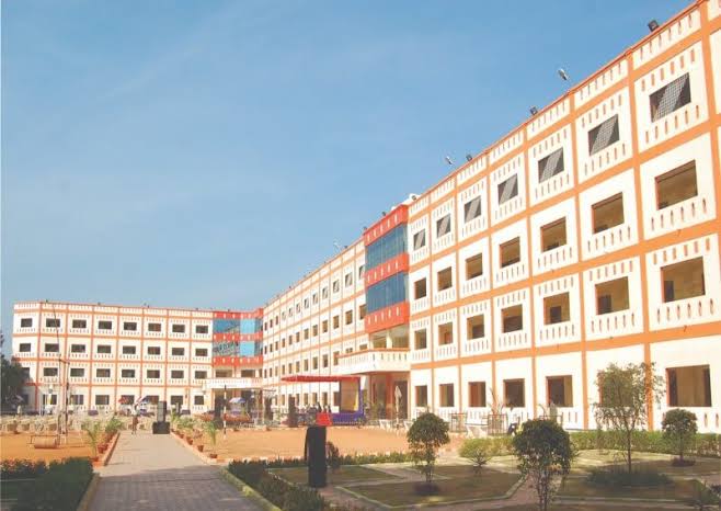 Dr. M.G.R. Educational and Research Institute Chennai Infrastructure & Academic Building photo (8) by Mohan ram